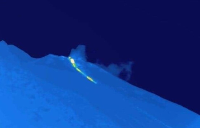 Anche lo Stromboli irrequieto: breve sequenza esplosiva nella notte