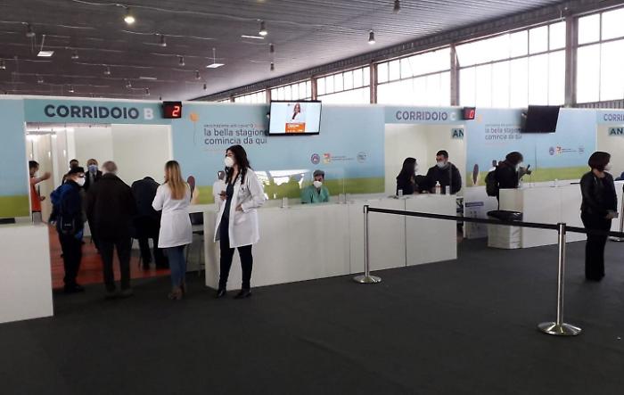Un altro blackout nell'hub vaccini di Palermo: il terzo in pochi giorni