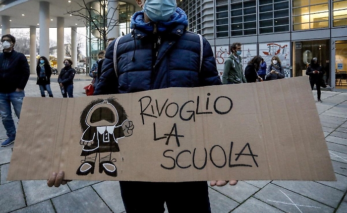 Scuola, la didattica al 75% non parte. I genitori: «Basta tira e molla»