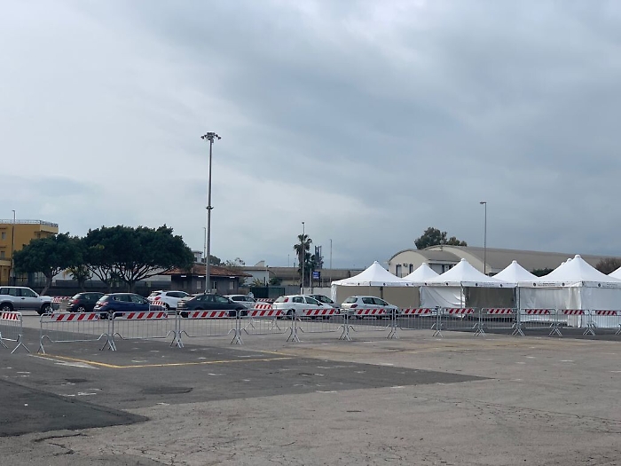 Catania, esito tampone con megafono al drive in di S. G. la Rena