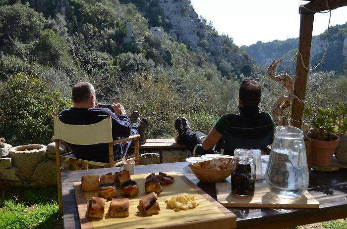 L'aperitrek fra storia e sapori nella Valle fluviale di Cava d'Ispica