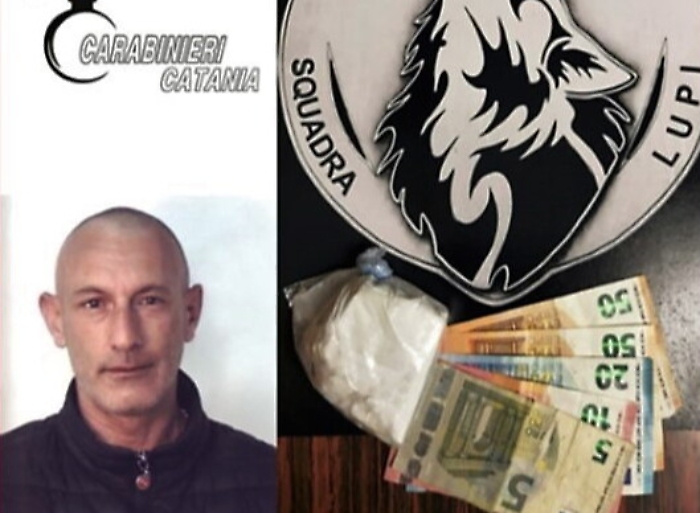 Catania, tenta di disfarsi della droga gettandola dal finestrino dell'auto