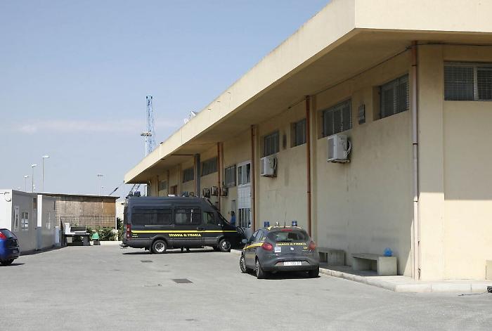 Nuova fuga dall'hotspot di Pozzallo: 7 migranti fanno perdere le tracce