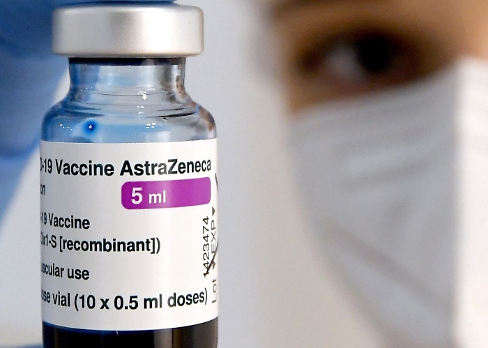 Vaccino, Sicilia sospende in via cautelare Astrazeneca per gli under 60