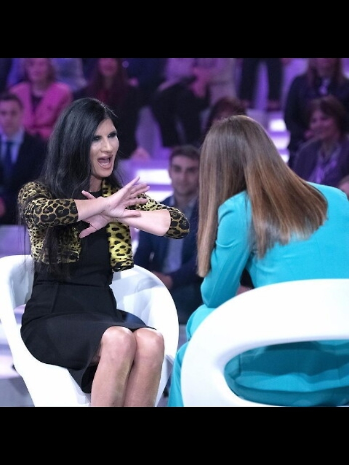Pamela Prati fuori con Verissimo: «Smettetela di utilizzarmi»
