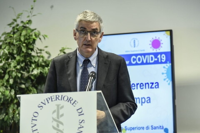 Coronavirus, Brusaferro (Iss): «La curva dell'epidemia decresce dappertutto»