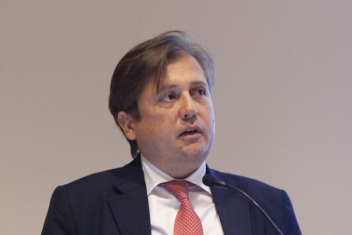 Il viceministro Sileri: «Ci aspettiamo passaggio del virus lento e con tanti asintomatici»