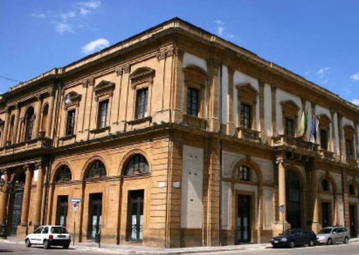 Il municipio di Caltanissetta