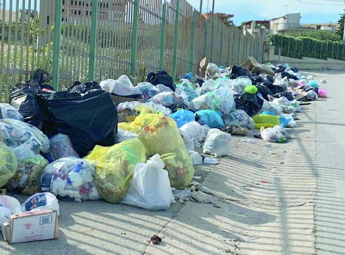 Sciacca, salta anche domani la raccolta dei rifiuti