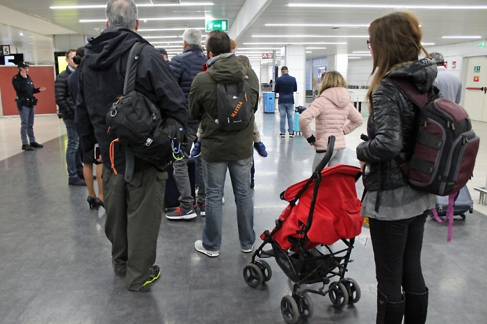 Coronavirus: a Catania si cercano i passeggeri del volo della donna risultata positiva