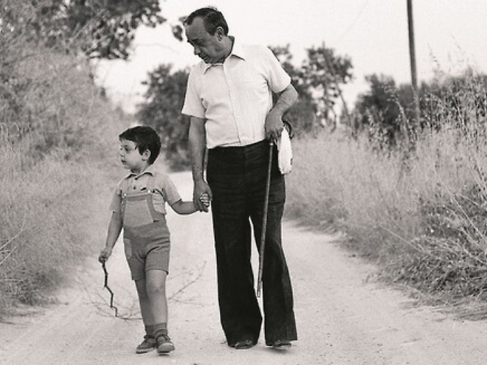 «Nonno Leonardo, occhi bassi e balbettava in pubblico non riusciva a parlare»
