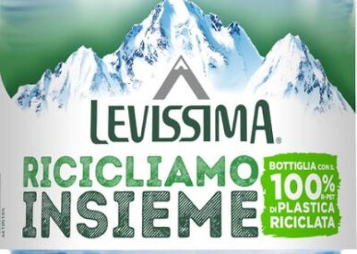Arriva Levissima R-Pet, la prima bottiglia 100% plastica riciclata