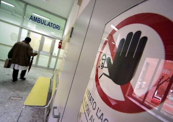 Un positivo all'assessorato alla Salute: tampone (negativo) anche per l'assessore Razza