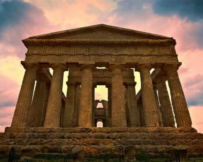 Un tavolo di crisi per il turismo in ginocchio