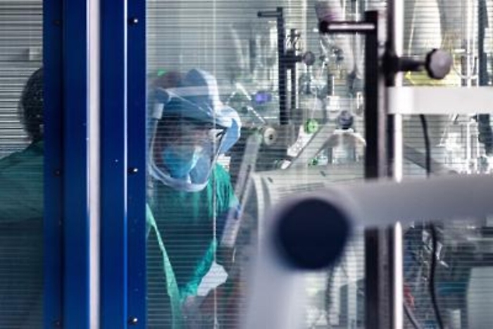 Il coronavirus sta diventando più buono?
La risposta che divide medici e scienziati