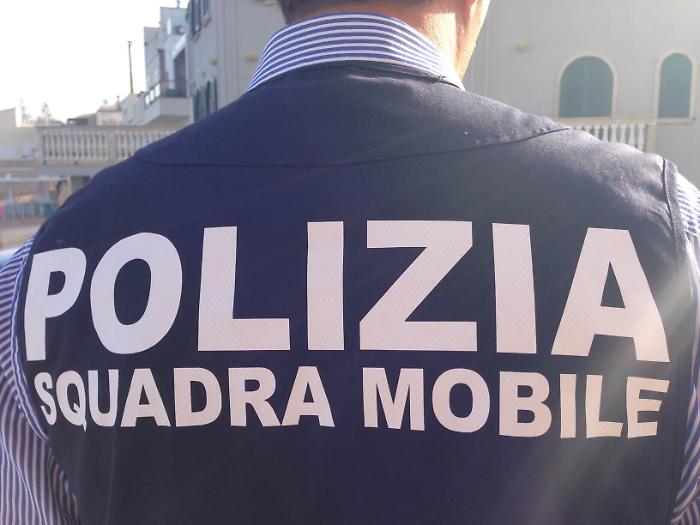 Catania, arrestata la banda che depredava i camion pieni di generi alimentari