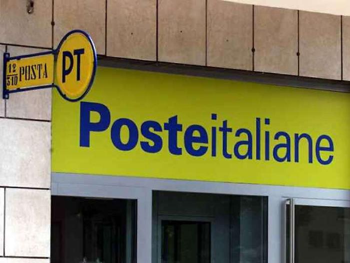 L'ordigno non esplode, fallisce il colpo alla Posta di via Canfora
