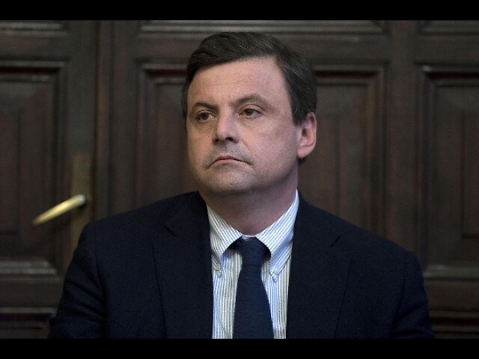 Tim: Calenda, non stiamo mettendo Stato