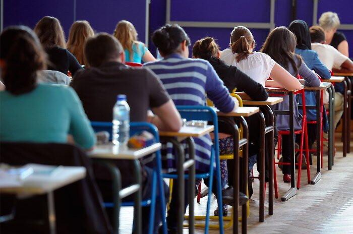 Maturità, ecco le tracce della seconda prova tra Tacito e i selfie