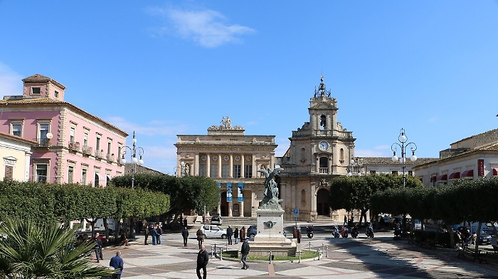 Piazza del popolo a Vittoria