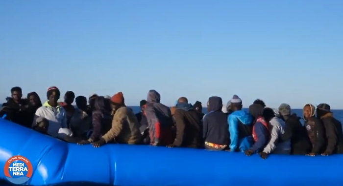 Ong salva migranti: «Indicateci porto sicuro». E Viminale prepara nuovo giro di vite