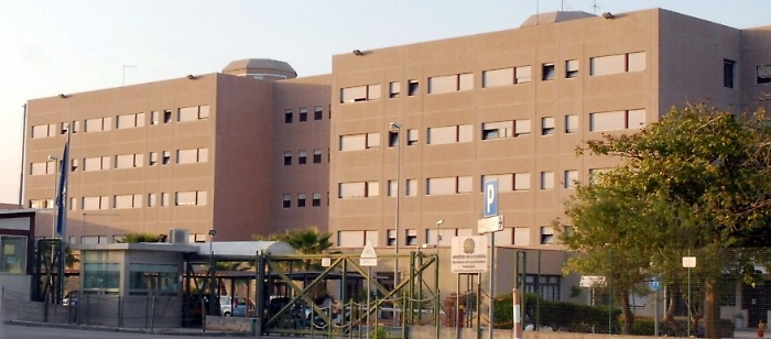 Droga sotto il francobollo nella lettera per il carcere di Augusta, inchiesta della Procura di Siracusa