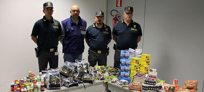 Palermo, dal Ghana pillole medicinali non conformi sequestrate in aeroporto