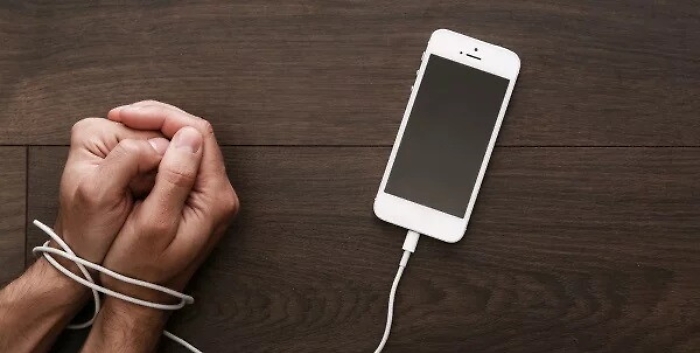 L'Ue vuole introdurre il caricabatterie universale  per tablet e cellulari