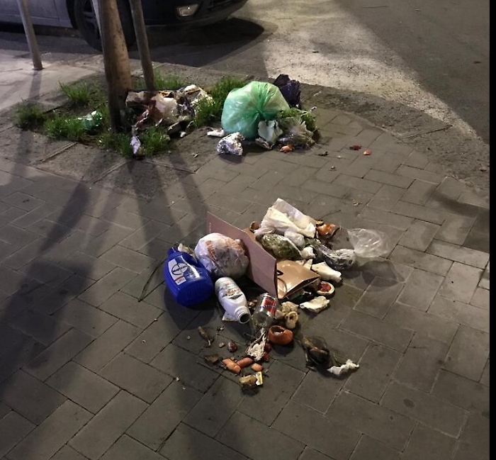 Catania: la differenziata il sabato sera in piazza Galatea