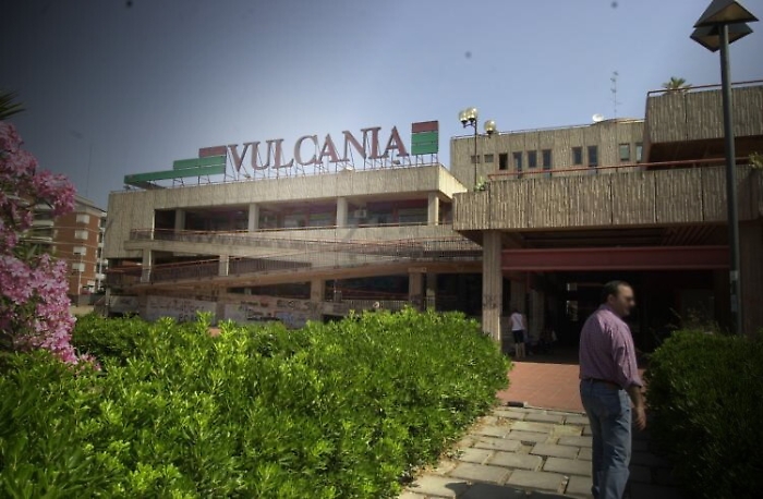 Vulcania, chi sono gli imprenditori che vogliono resuscitare  il primo storico centro commerciale