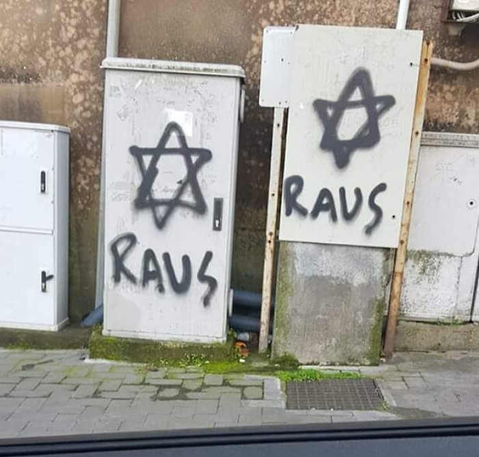 Trecastagni, scritte antisemite comparse a S. Alfio