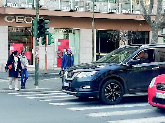 Catania, in corso Italia semafori a mezzo servizio e pericoli negli incroci da bollino rosso