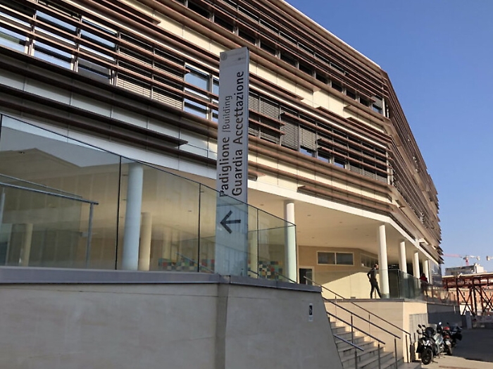 Coronavirus, contagiato medico del Policlinico di Milano: primo caso in città