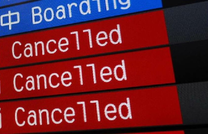 Lo stop ai voli per l'Italia di American Airlines: bloccato l'imbarco dei nostri connazionali