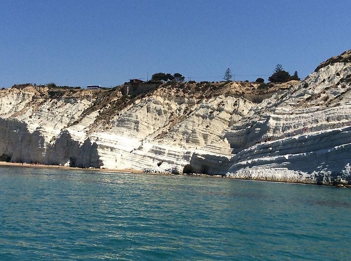 Una associazione con lo scopo di sviluppare il turismo in rete tra la Calabria e la Sicilia