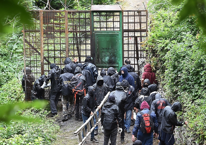 Militante catanese di un centro sociale arrestato a Torino per disordini No-Tav
