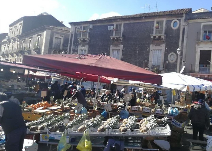 Coronavirus, Catania in quarantena: ma i mercati per ora restano aperti