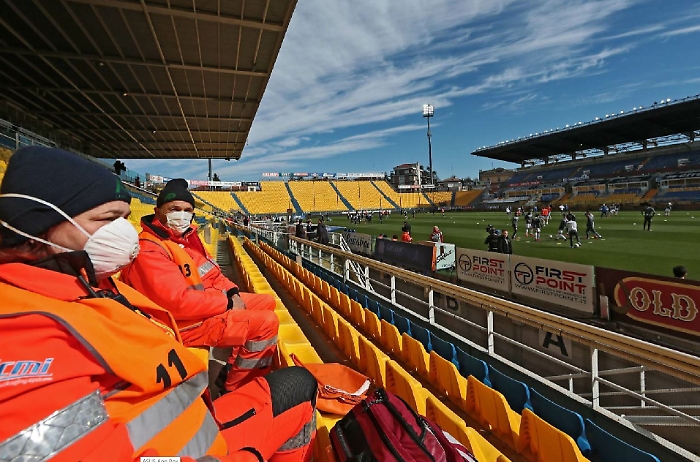 Coronavirus, la Serie A in bilico: per ora si gioca, ma si valuta lo stop