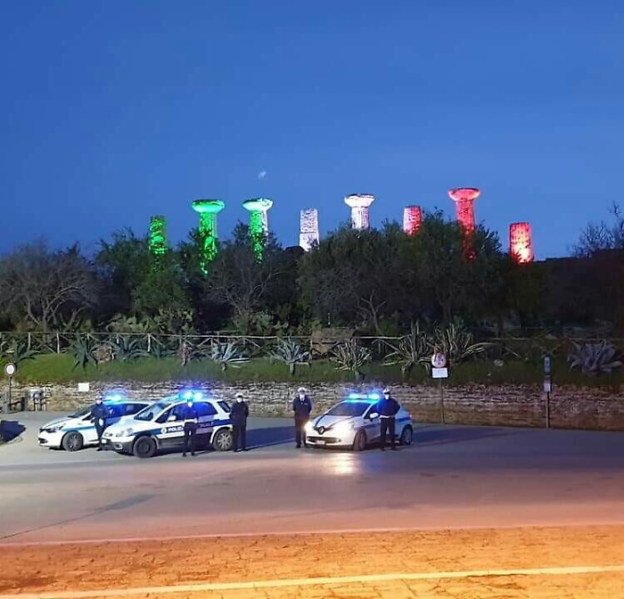 Coronavirus, il tempio di Ercole s'illumina di tricolore