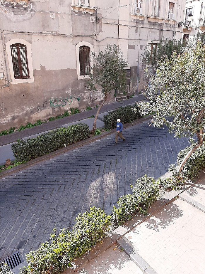 catania: parcheggiatore abusivo circola indisturbato