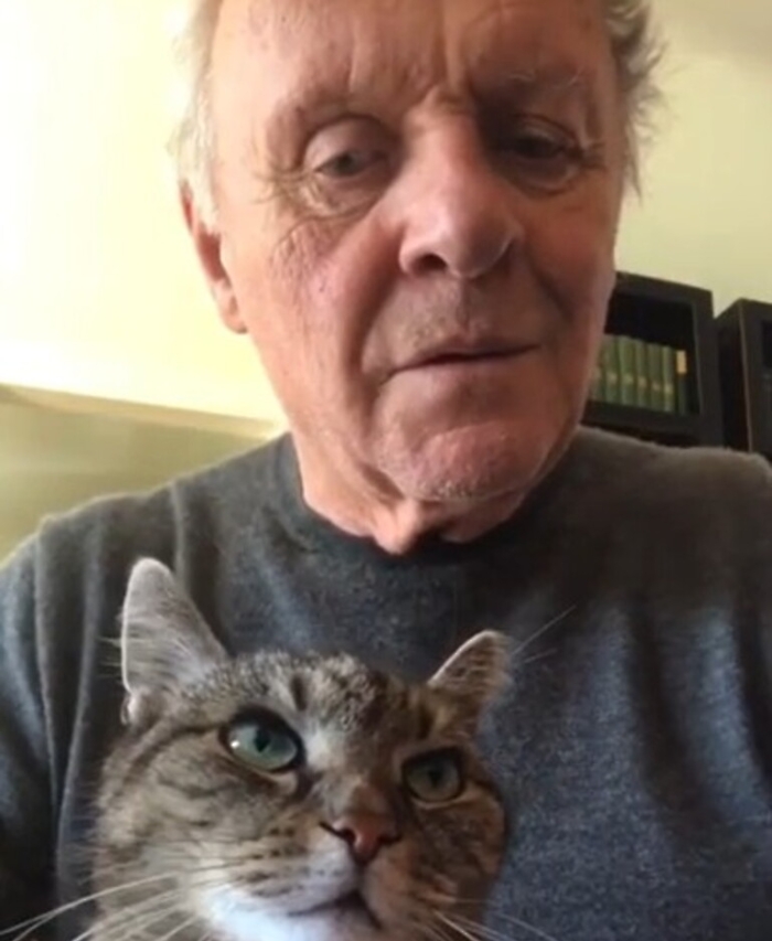 Coronavirus, Anthony Hopkins suona per il suo Niblo