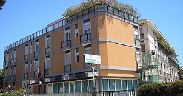 Coronavirus, un focolaio nella clinica di Palermo: i positivi ora sono 18