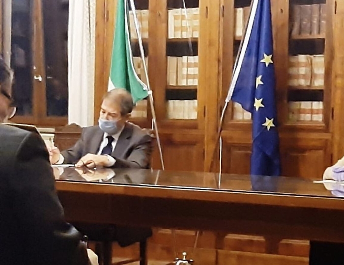 Musumeci e la cabina di regia Stato-Regioni: «Sì al rigore, lockdown fino al 3 maggio»