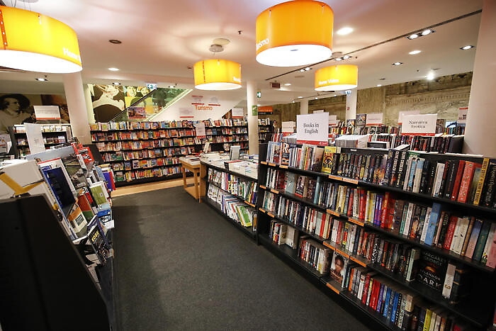 Coronavirus, librerie e negozi abbigliamento per bambini tra i primi a riaprire