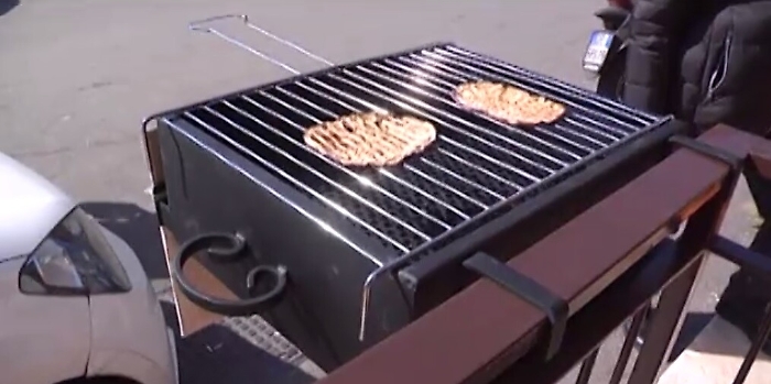 Lentini, la polizia interrompe la grigliata di quartiere: 8 denunciati