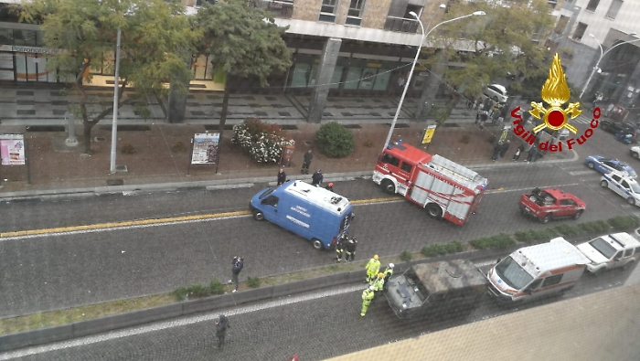 Catania: borsa dimenticata in corso Sicilia, scatta l'allarme bomba