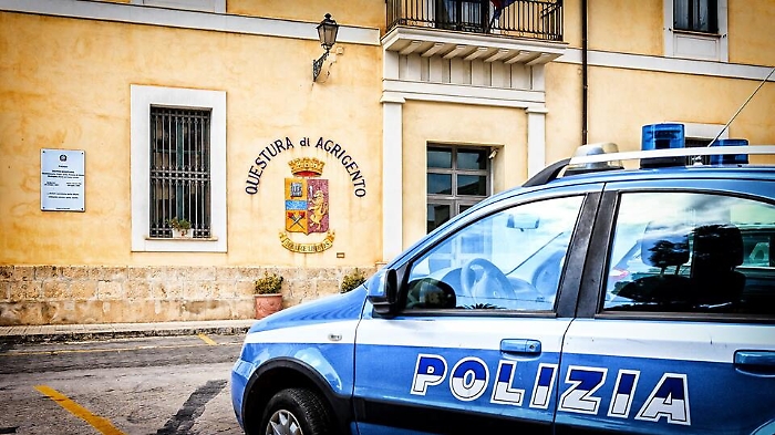 Coronavirus, paura del contagio, due padri separati chiedono l'intervento della Polizia