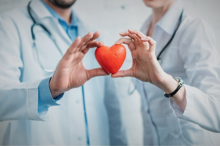 Commercialisti Catania donano ventilatore polmonare al San Marco e buoni spesa alle famiglie bisognose