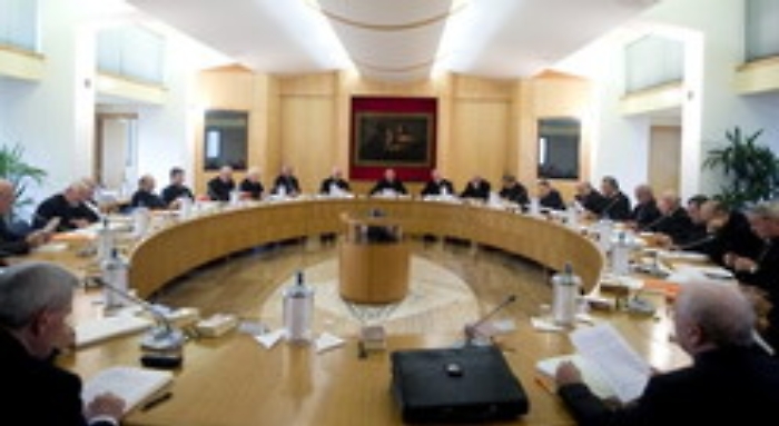 Coronavirus, la Cei contro il nuovo decreto-Conte: «Si viola libertà di culto»