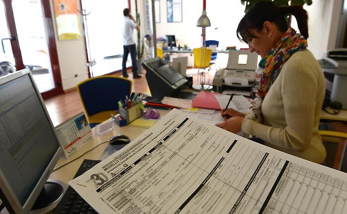 Coronavirus, mascherine a 50 centesimi e congedi speciali fino a settembre